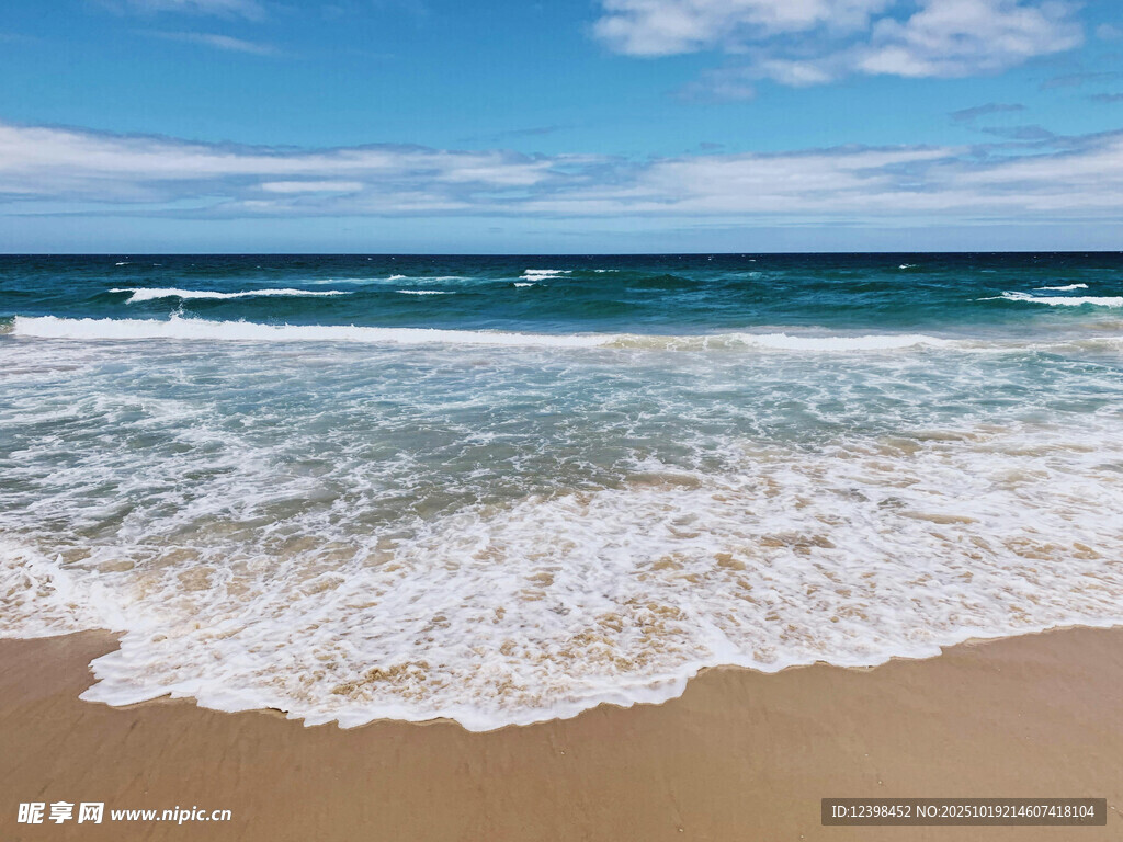 海边沙滩海浪美景