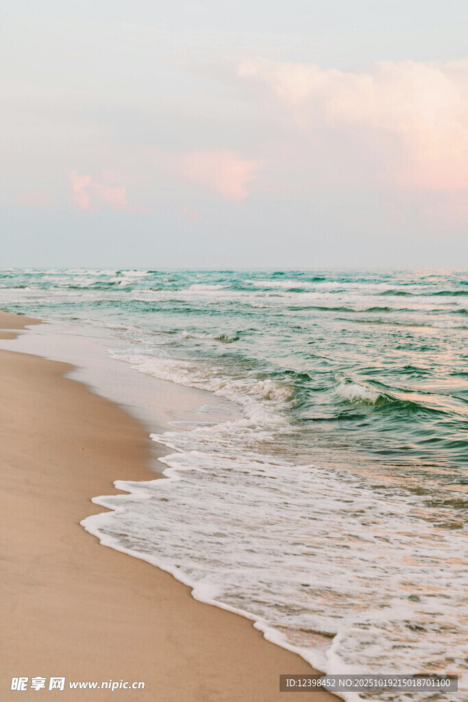 海边沙滩海浪美景