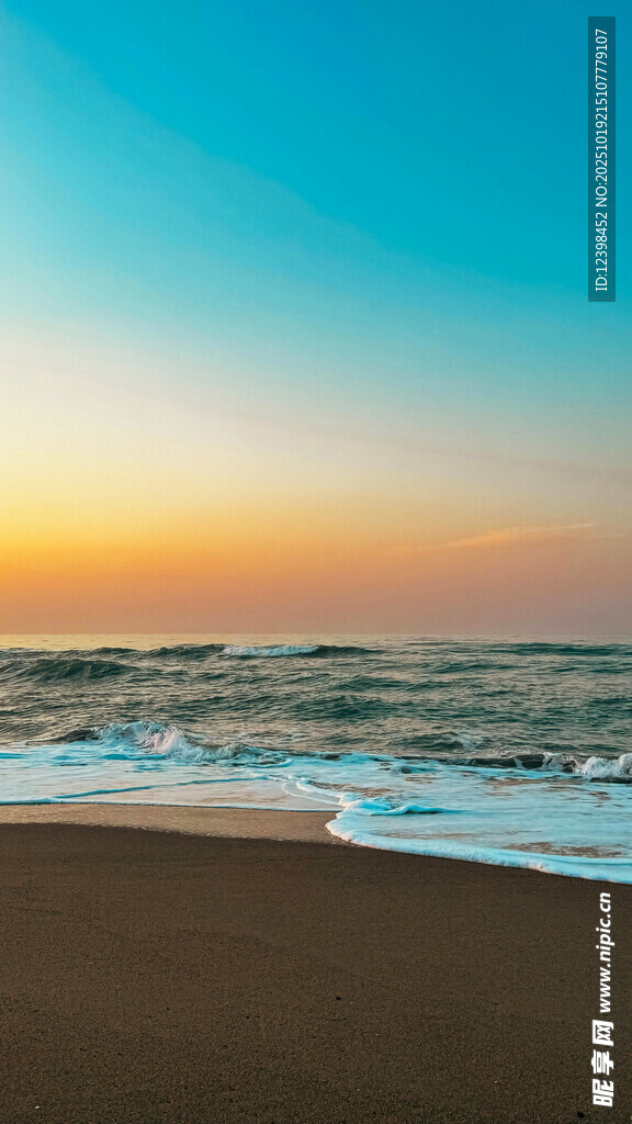 海边日落沙滩美景