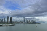 海滨城市天际线景观