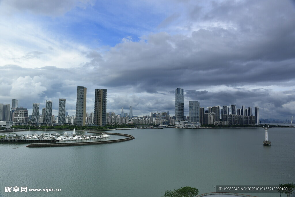城市滨水天际线景观
