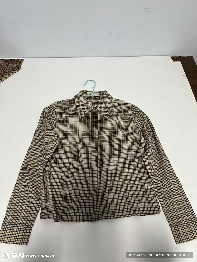 格子长袖上衣展示