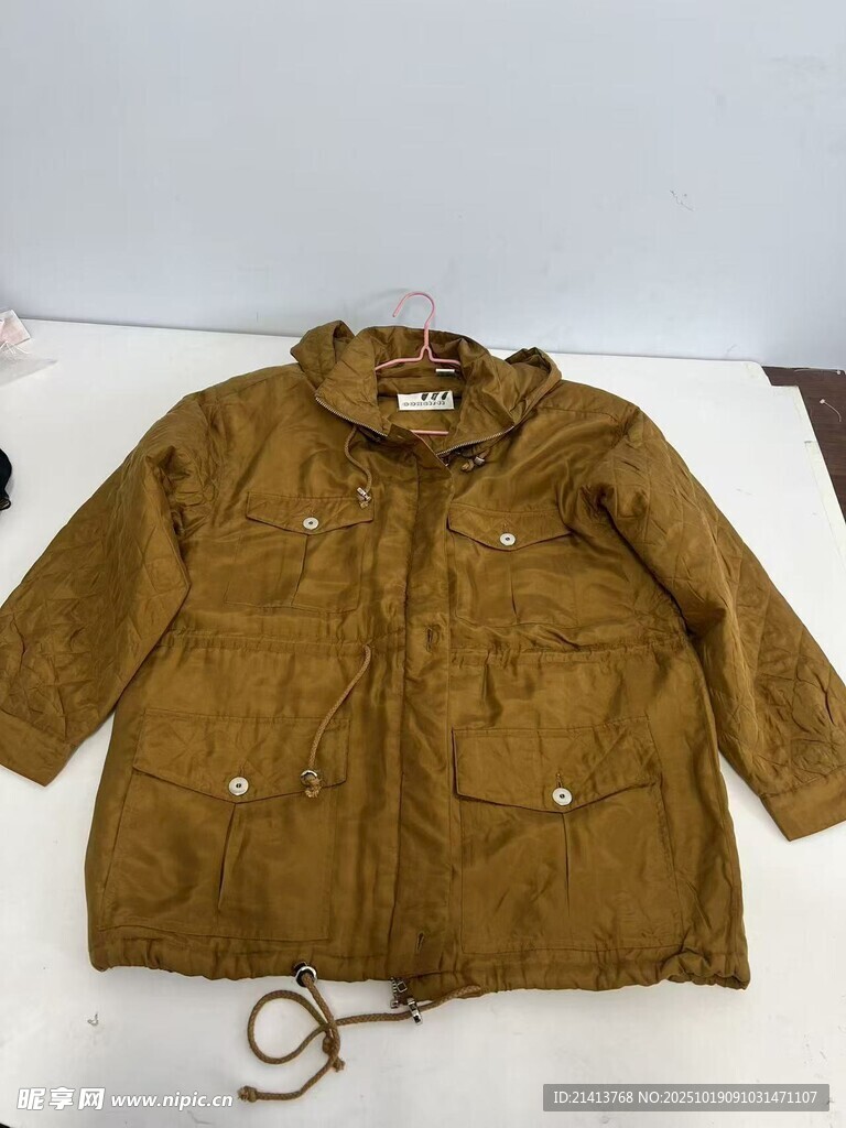 复古棕色连帽工装夹克