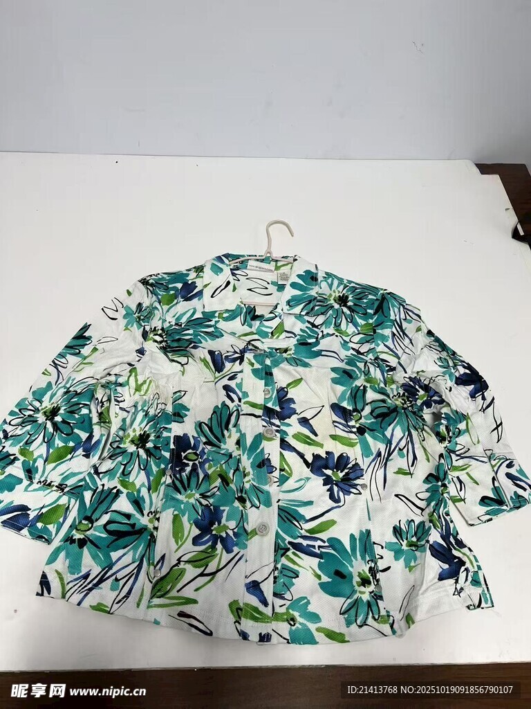 花卉图案荷叶边短袖上衣