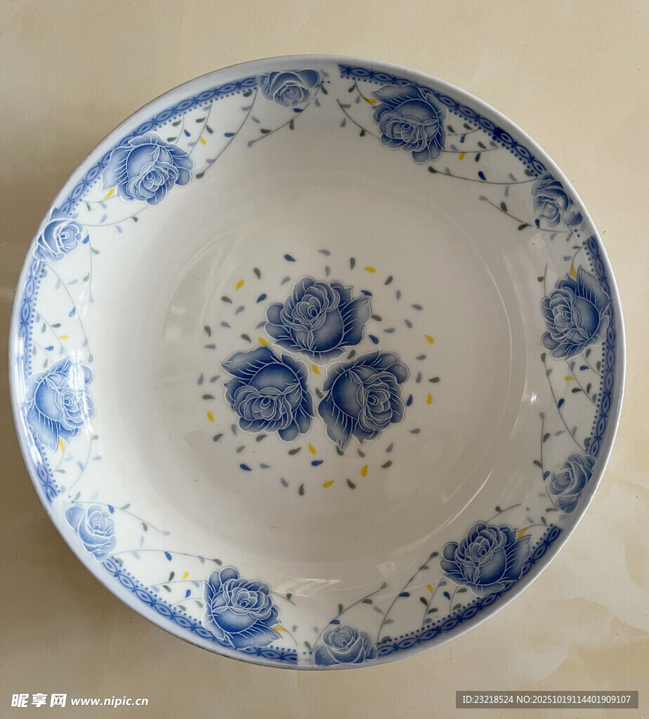 青花瓷盘子