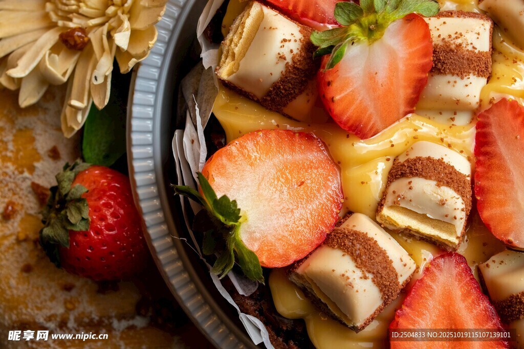 草莓香蕉搭配美味早餐