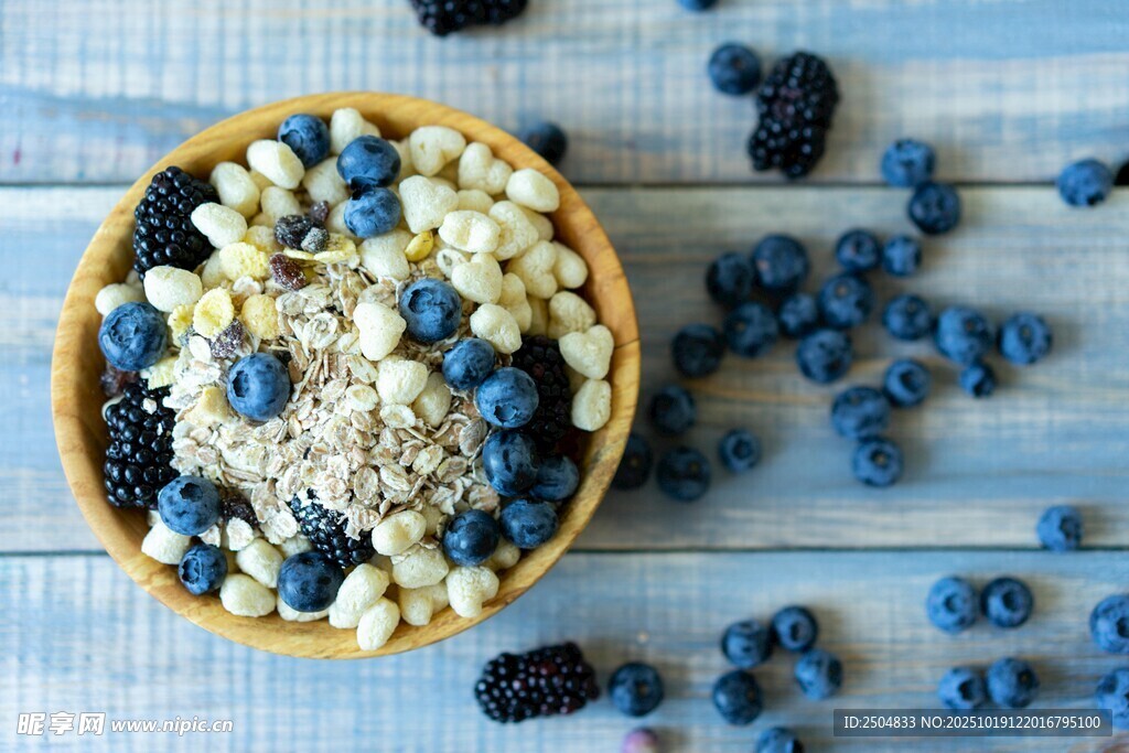 蓝莓燕麦碗 营养美味