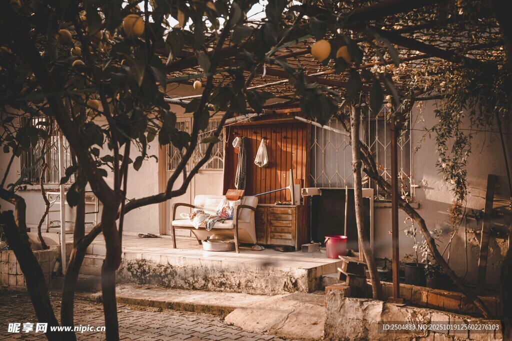 古朴乡村小屋
