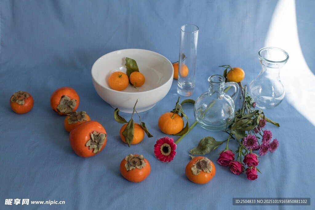 静物 多彩果蔬与玻璃器皿