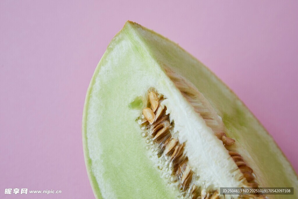切开的绿瓤甜瓜特写