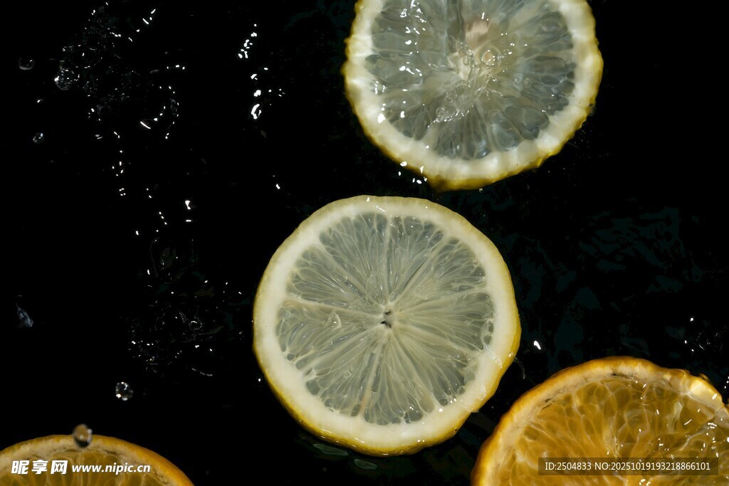 柠檬切片入水瞬间