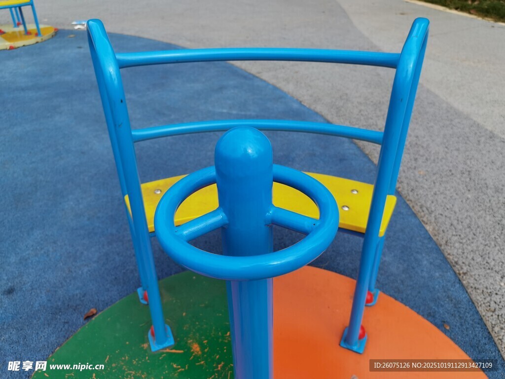 蓝色儿童游乐设施方向盘