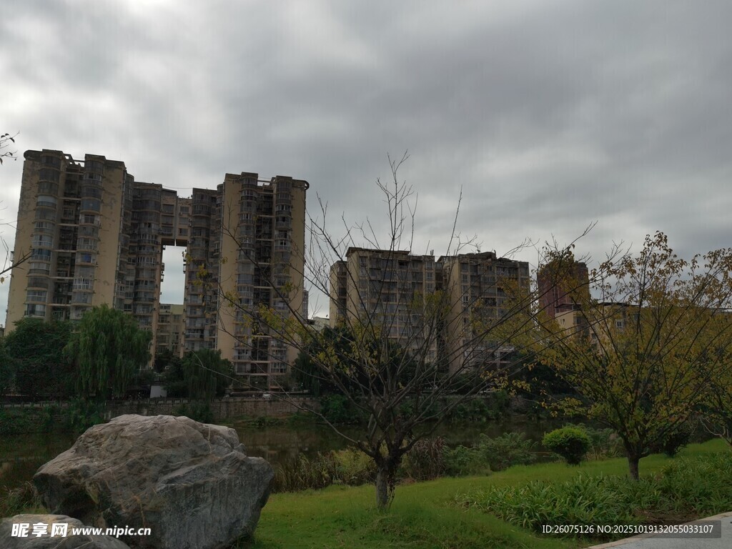 古老城堡遗址风景