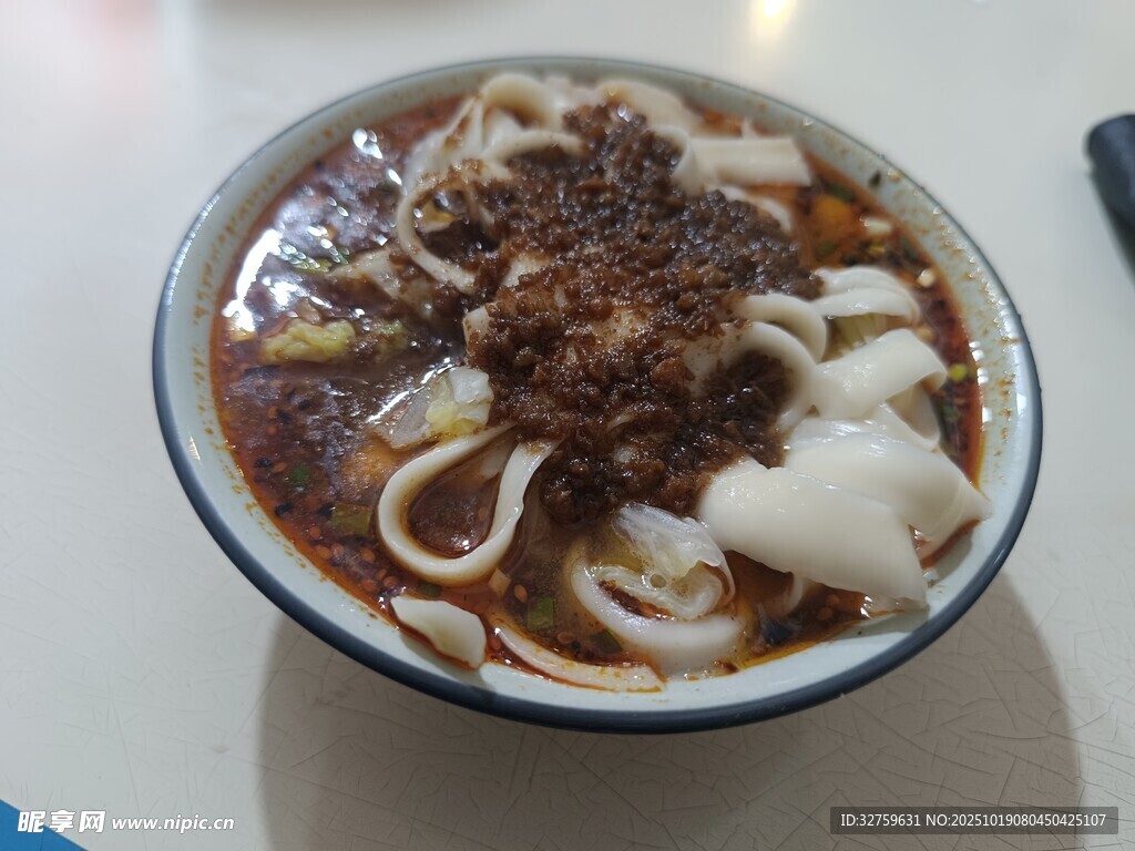 美味肉酱米线