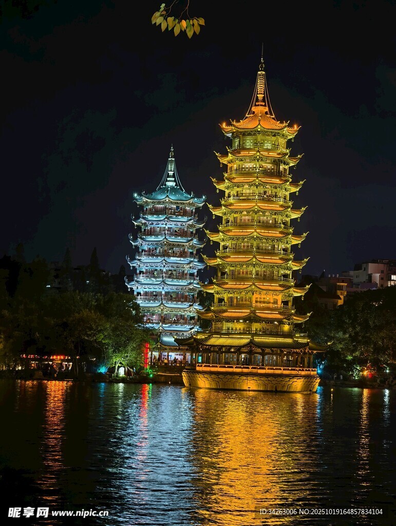 桂林夜景日月双塔