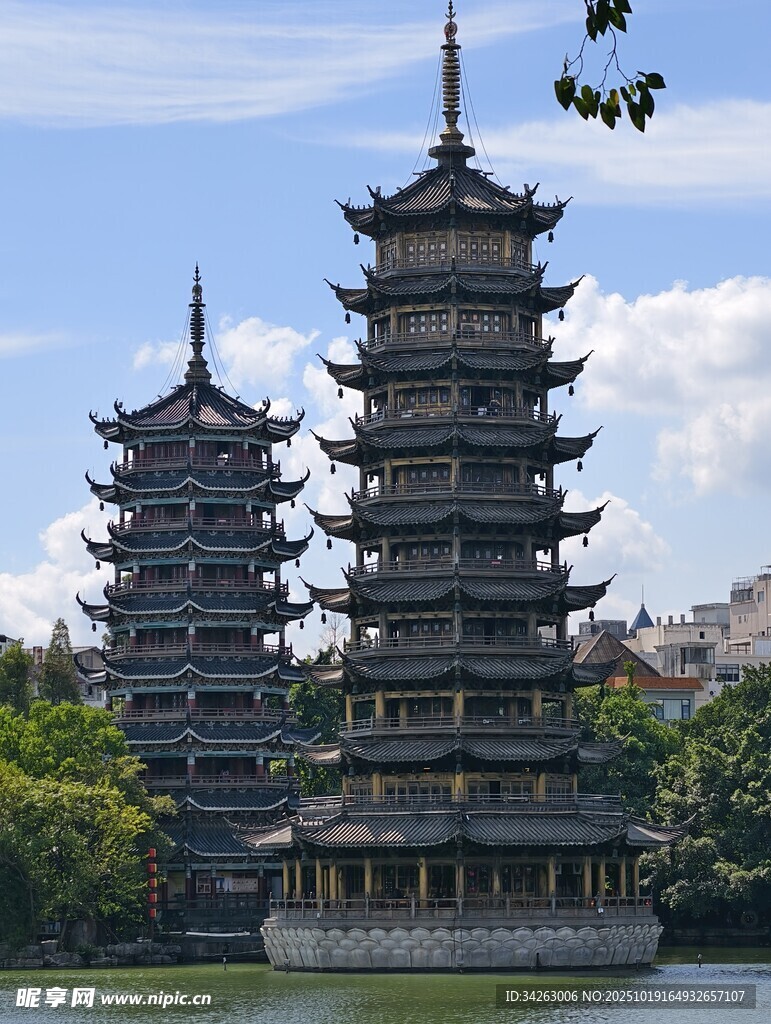 桂林日月塔