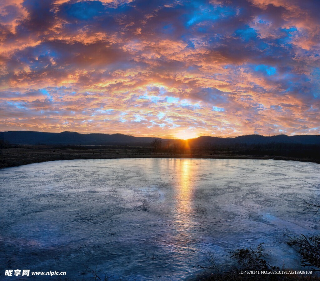 湖畔绚丽日落美景