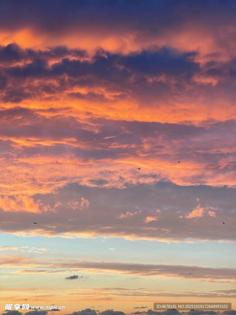 绚丽多彩的天空晚霞美景