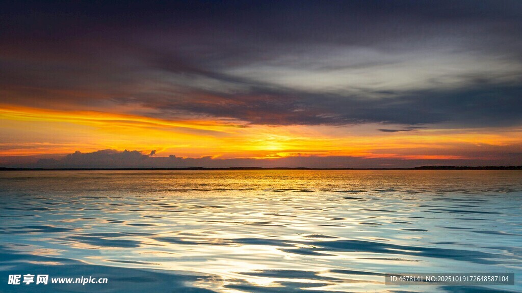 海上绝美日落景观