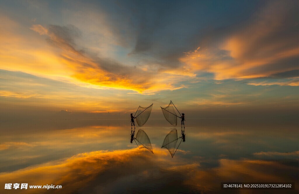 梦幻盐湖日落美景