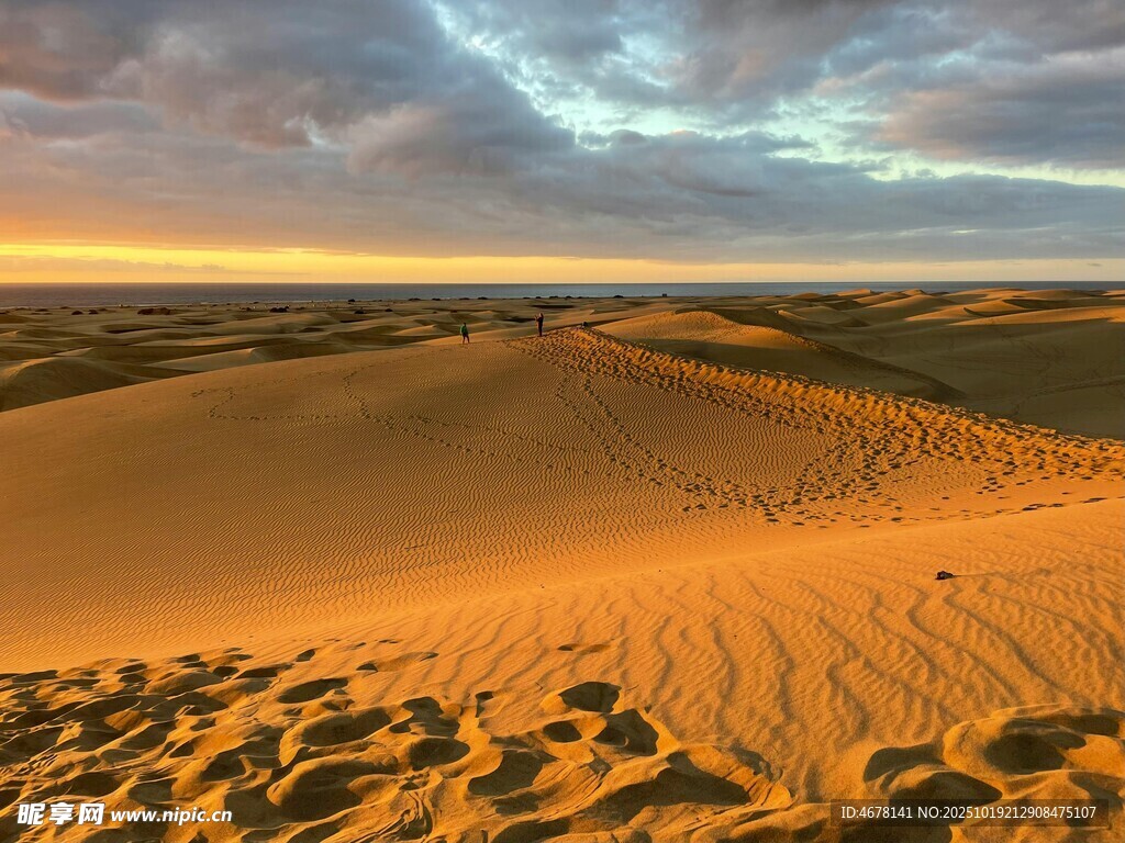 沙漠日落美景