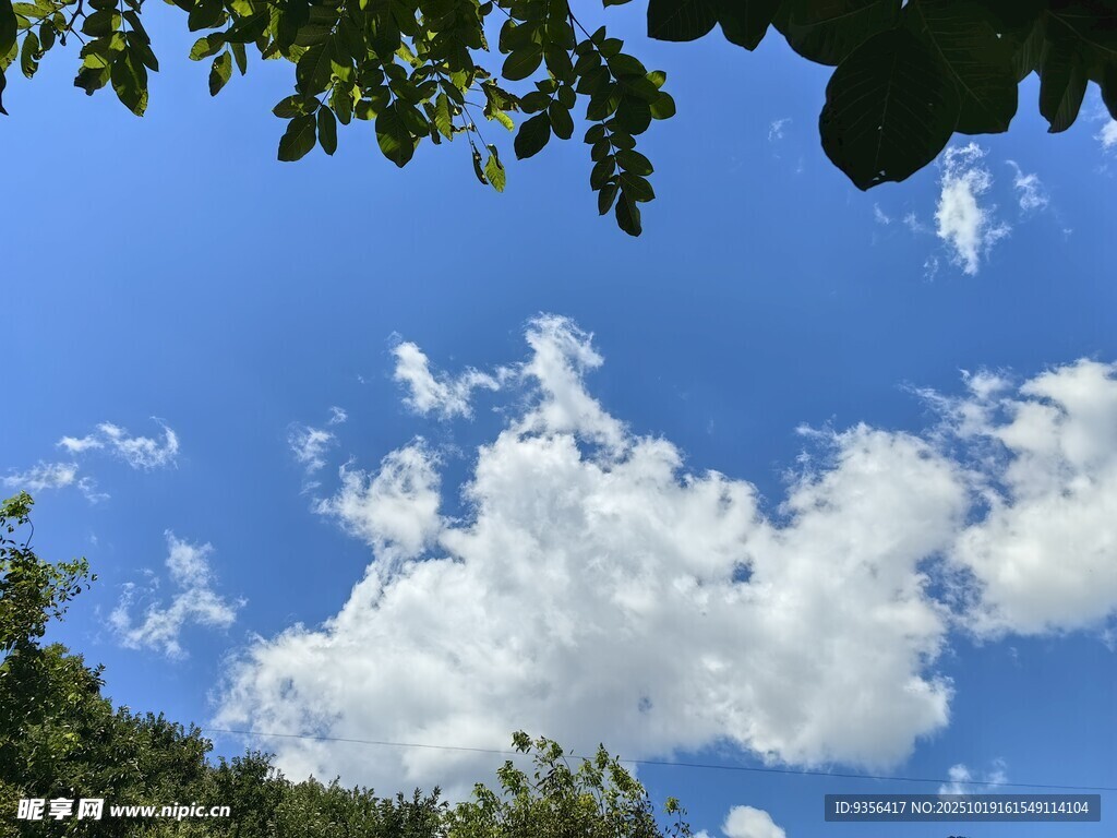 蓝天白云