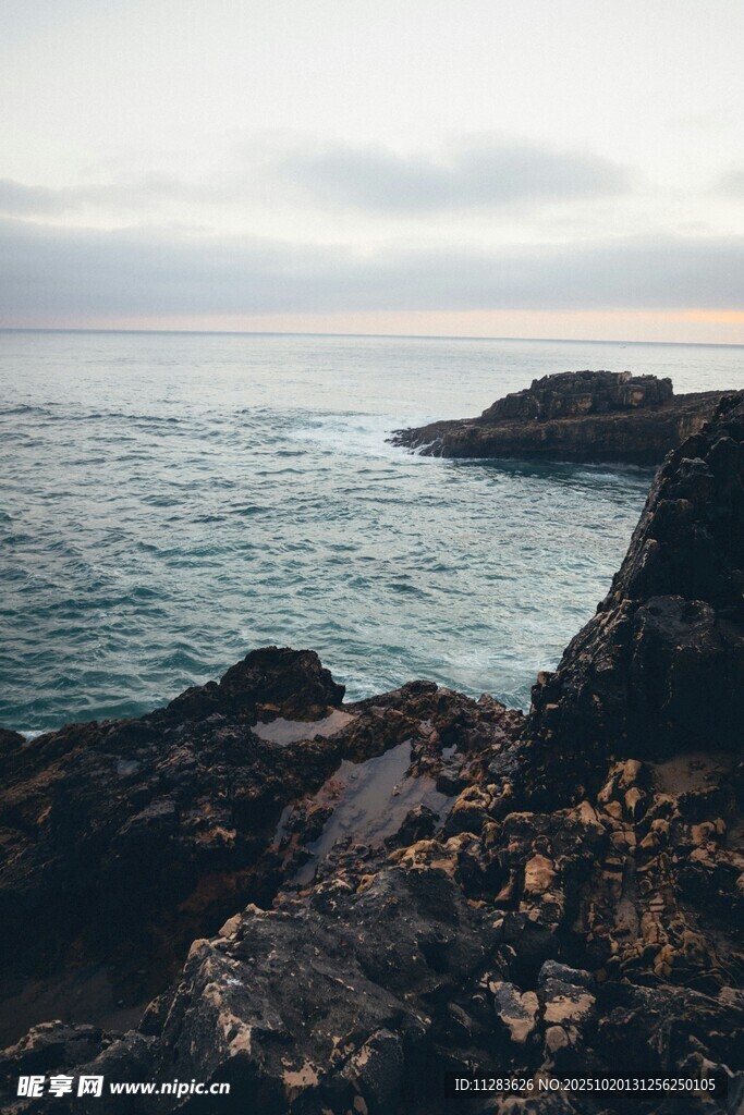 海边岩石景观