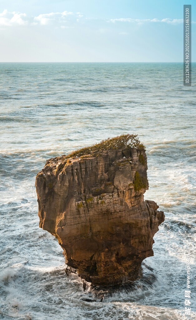 海边孤石