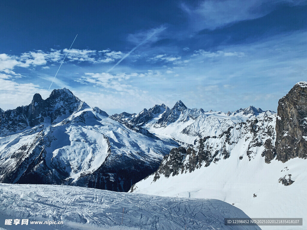 壮丽雪山景观