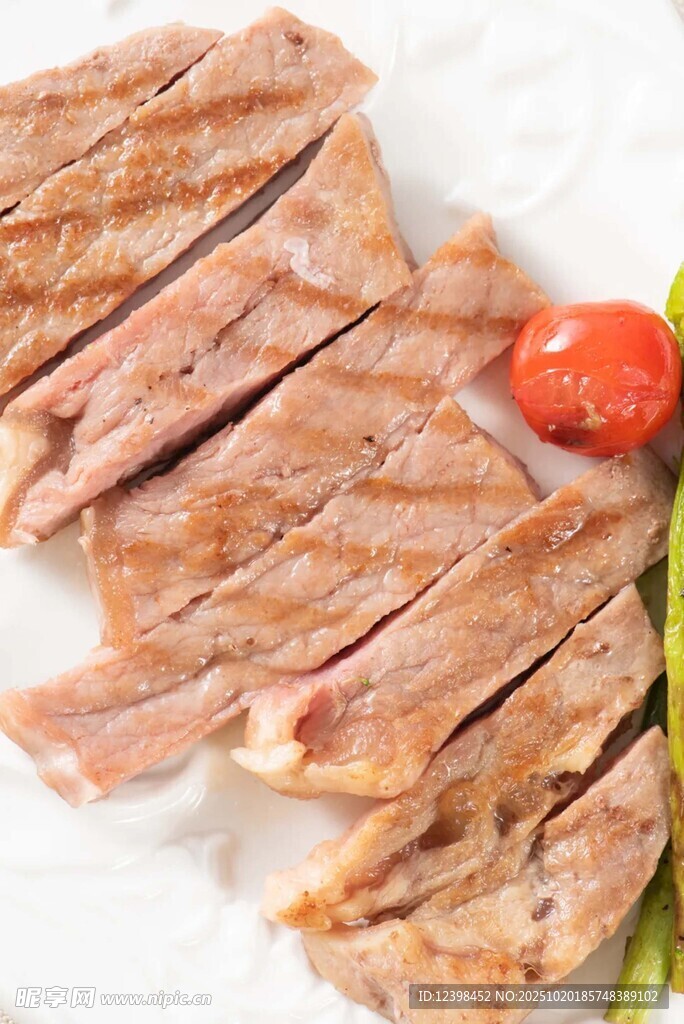 切片熟牛肉摆盘