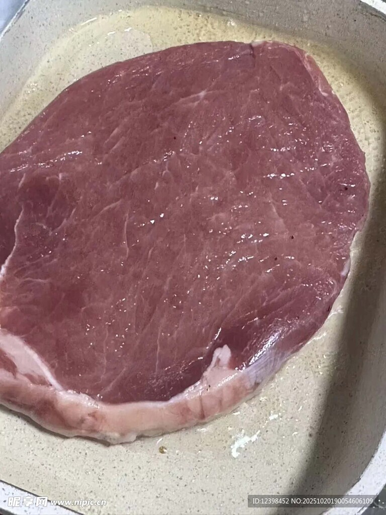 新鲜生牛肉牛排食材