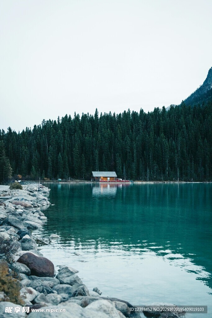 湖畔美景