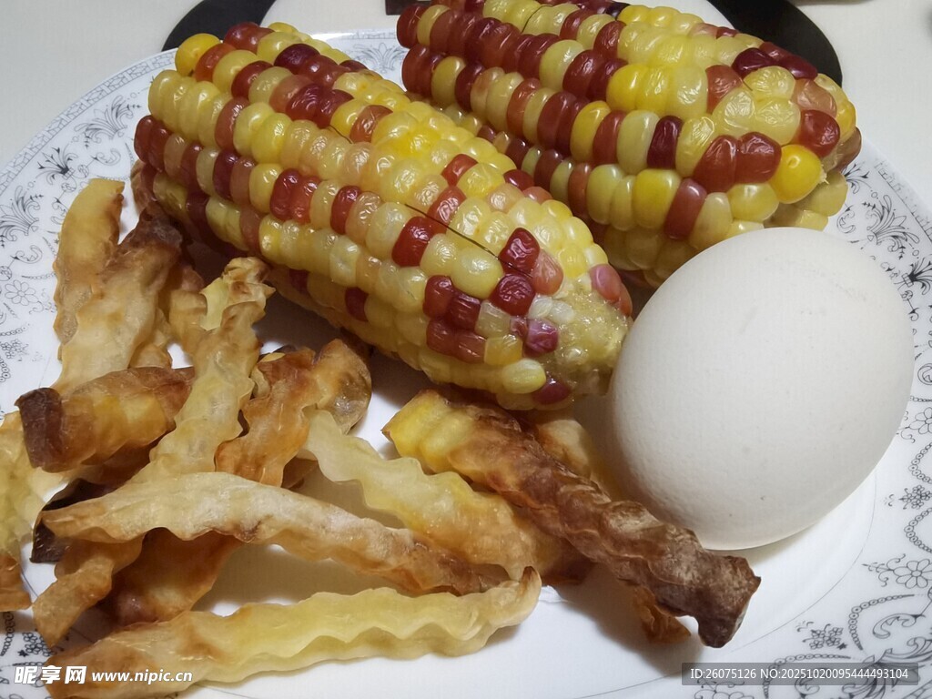 玉米薯条鸡蛋早餐组合