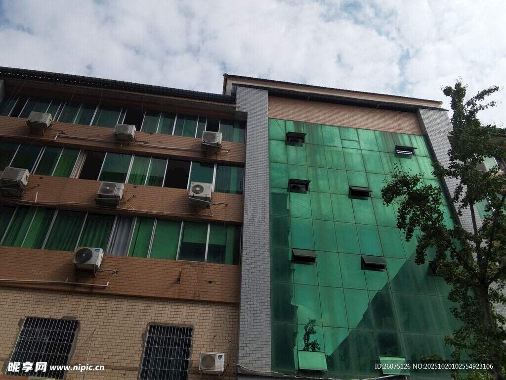 施工中的多层建筑