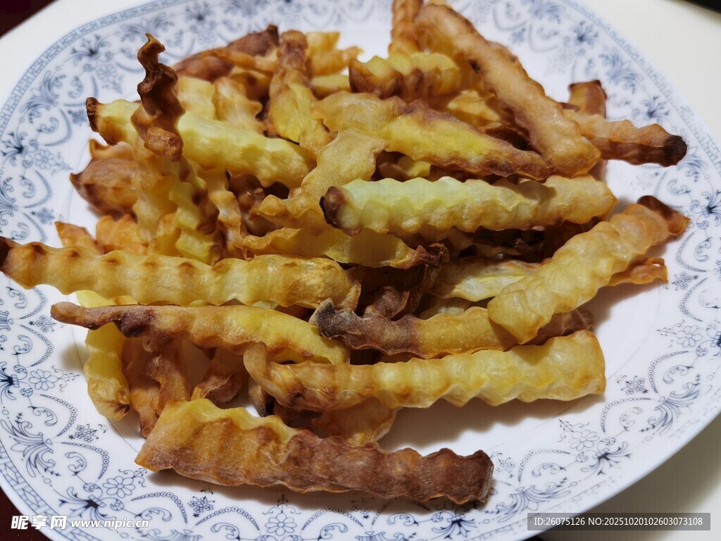 美味薯条配培根