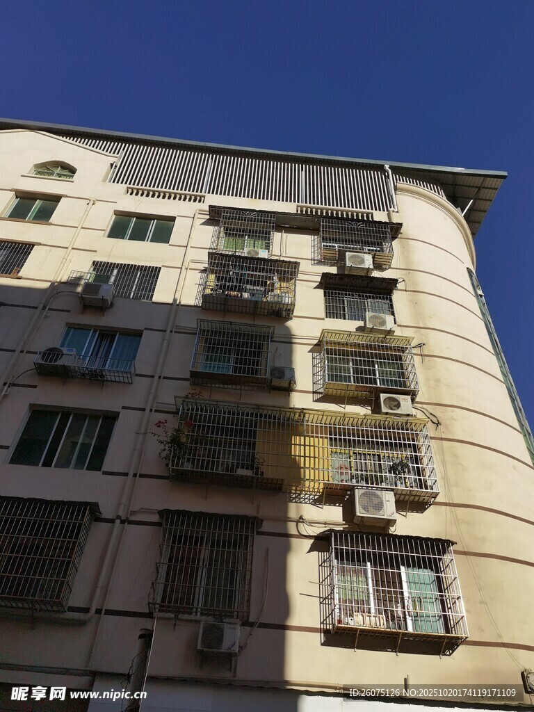 老旧居民楼外观景象