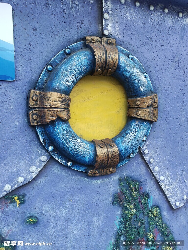 蓝色古船舵装饰图案