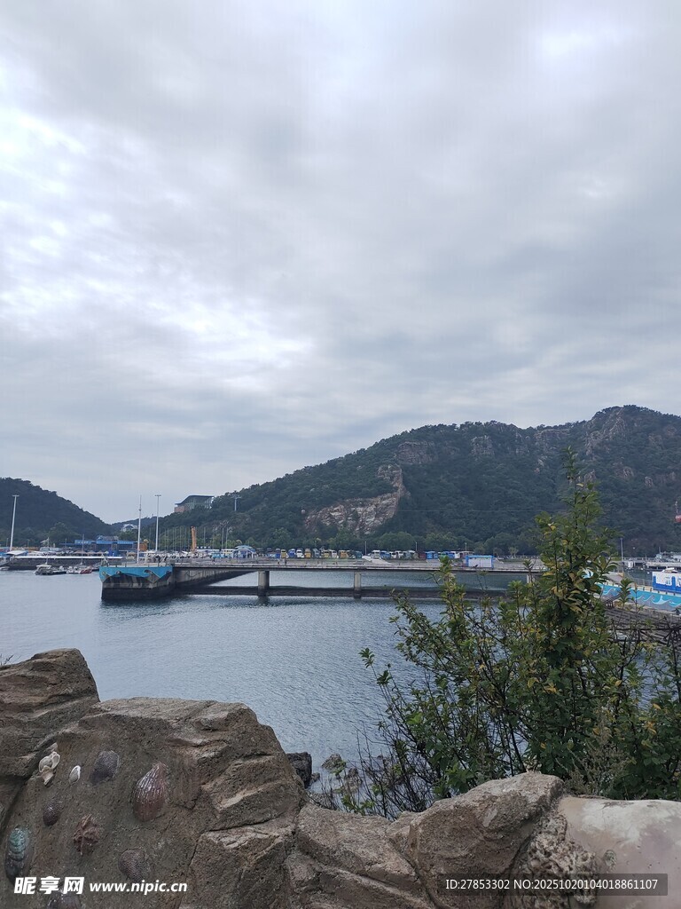 海边港湾风景远眺