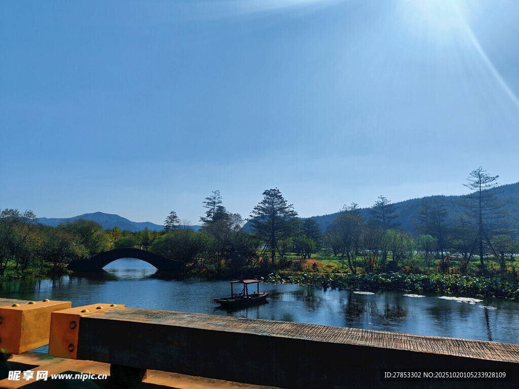 湖畔美景
