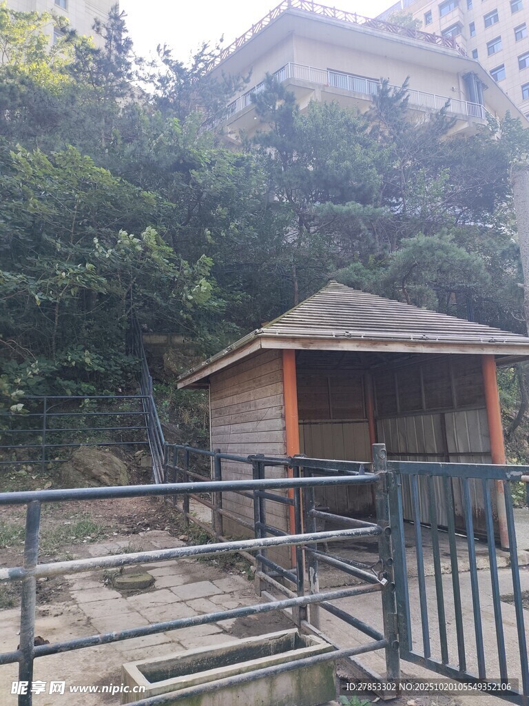 林间小屋