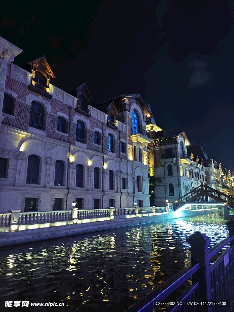 河畔夜景