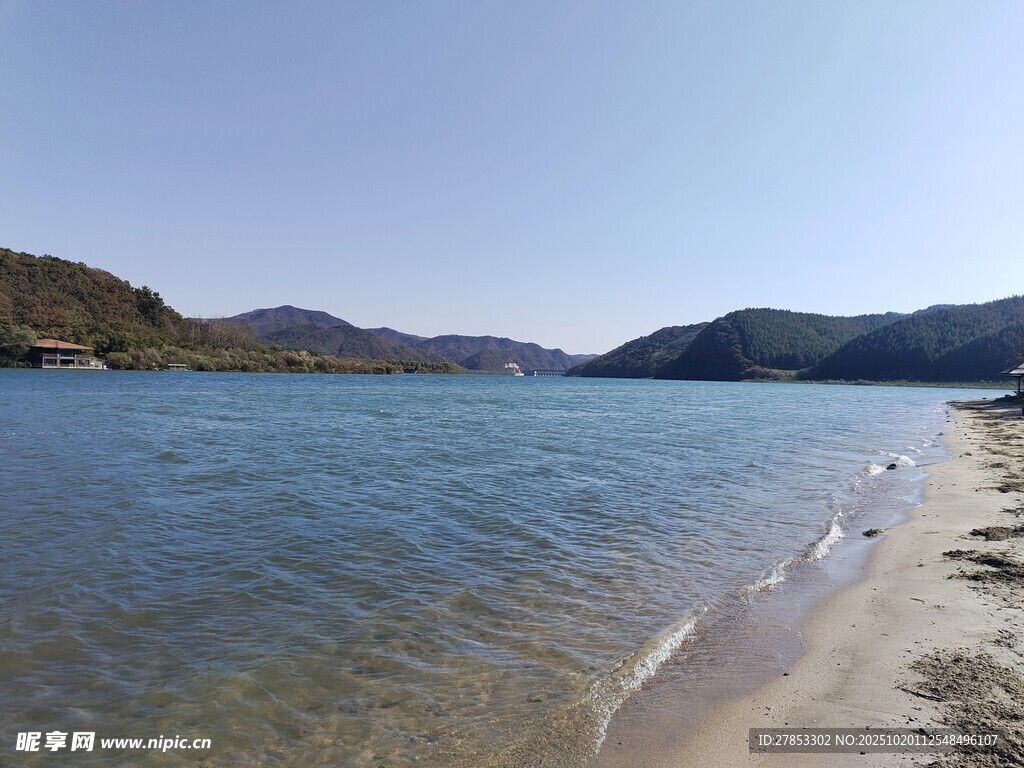 宁静海边风光