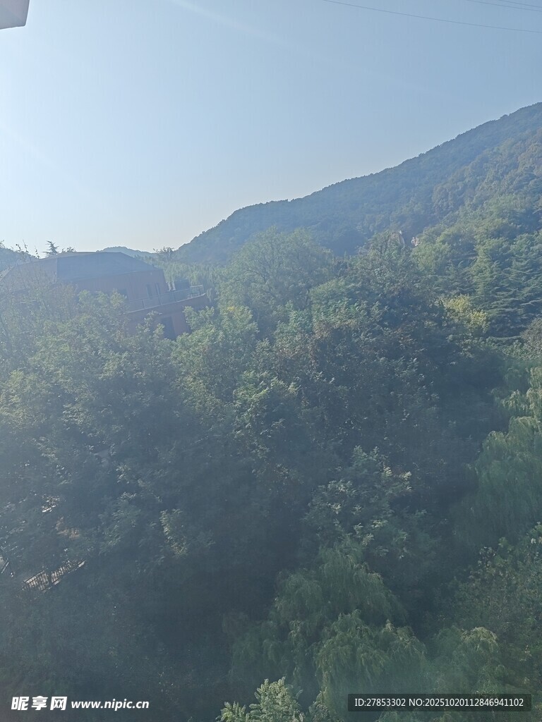 青山绿树自然风光图
