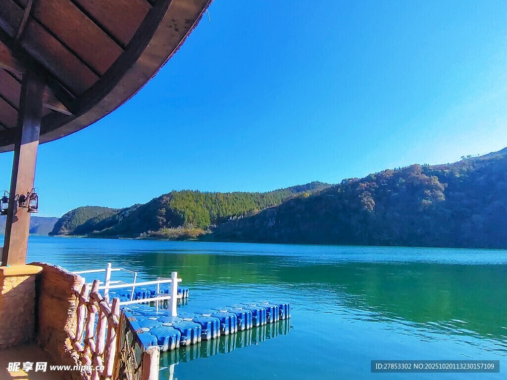 湖畔美景