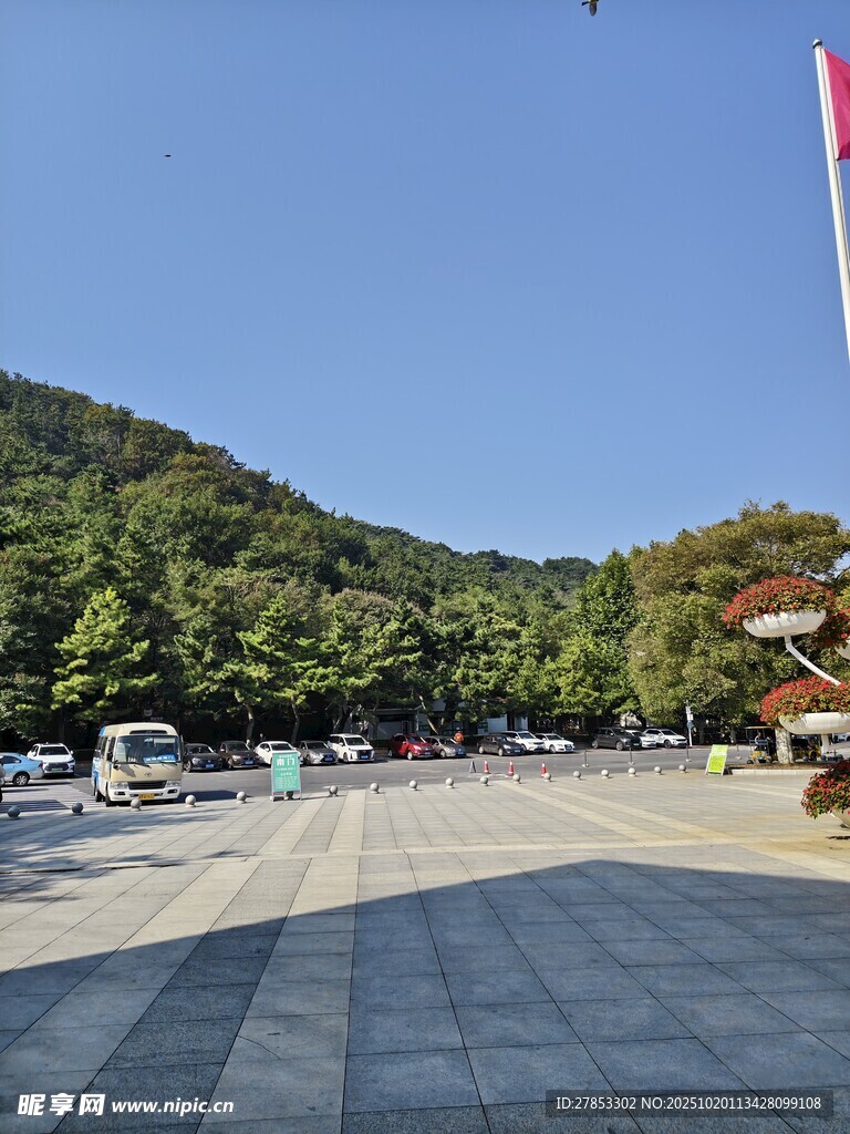 广场风光