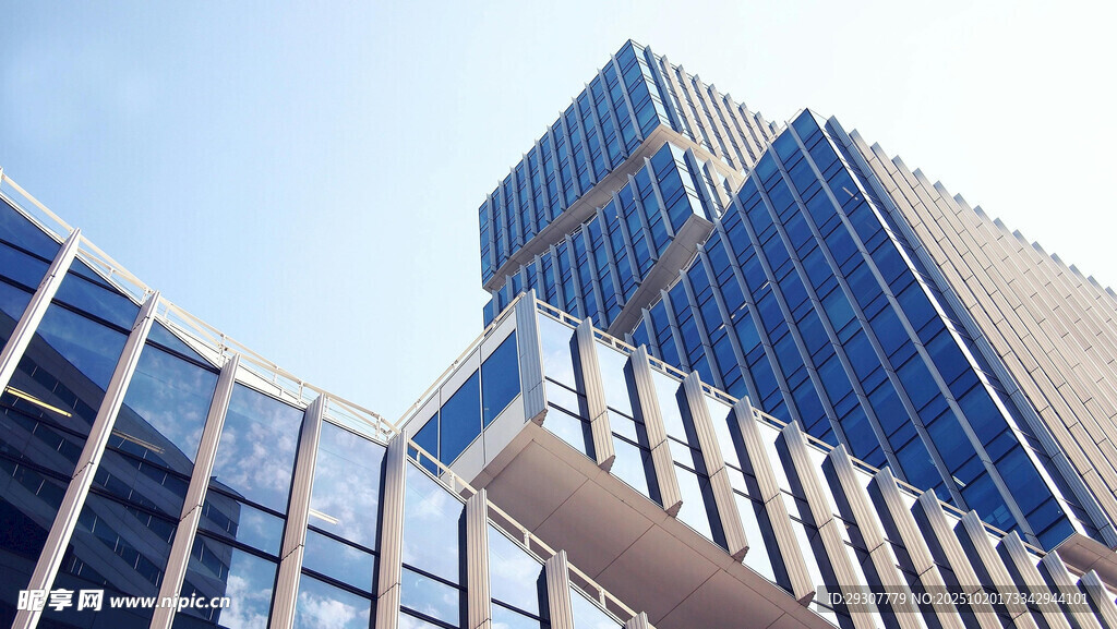 现代摩天大楼外观