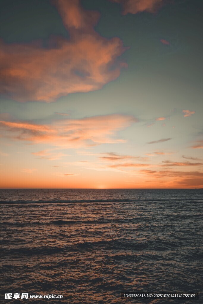 海边绝美日落天空景象