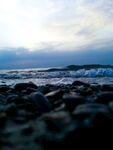 海边礁石与海浪的景致