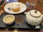 中式茶具与精致点心