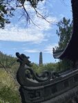 国清寺 古建檐角望远处古塔